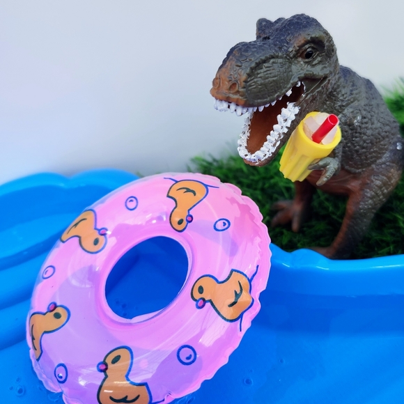 Summer Time Dino Display - Picture 3 of 15